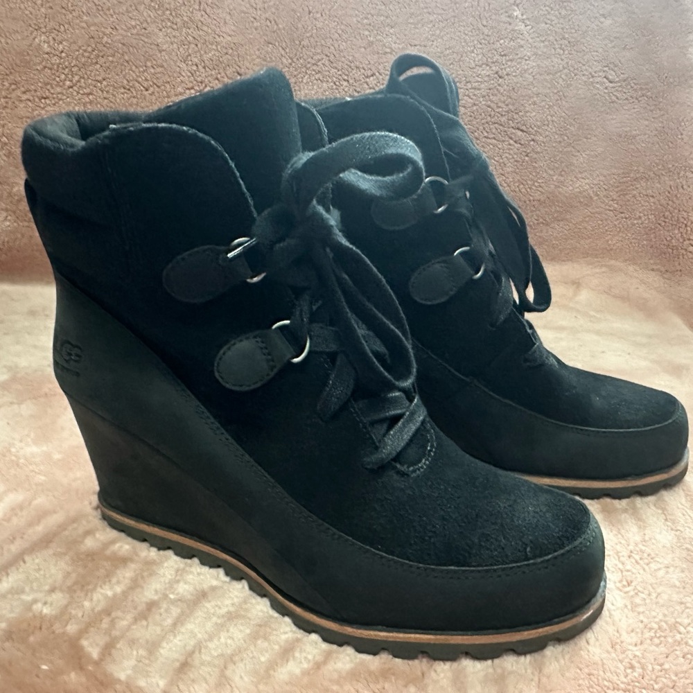 Ugg Women’s Kristin boot size 8.5